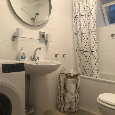 Πανσιόν The Mint